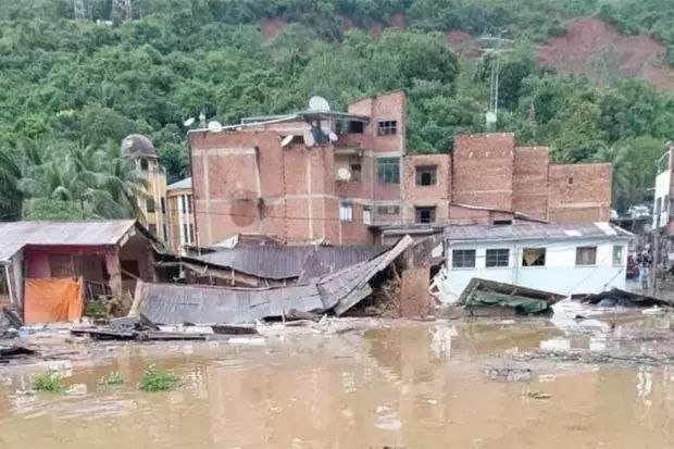 波利维亚暴雨引发洪水 7人死亡约900个家庭受灾