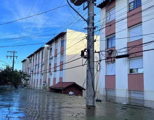 巴西南里奥格兰德州暴雨已致171人死亡