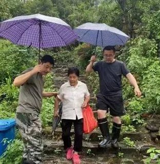 宣州区退役军人积极参加暴雨救援