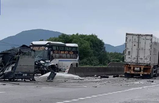 越南河静省发生一起交通事故 致3人死亡