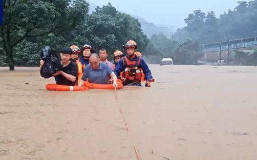 网传山体滑坡下方是居民聚集区