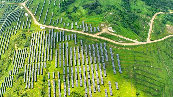前7个月中国太阳能发电装机容量同比增逾四成