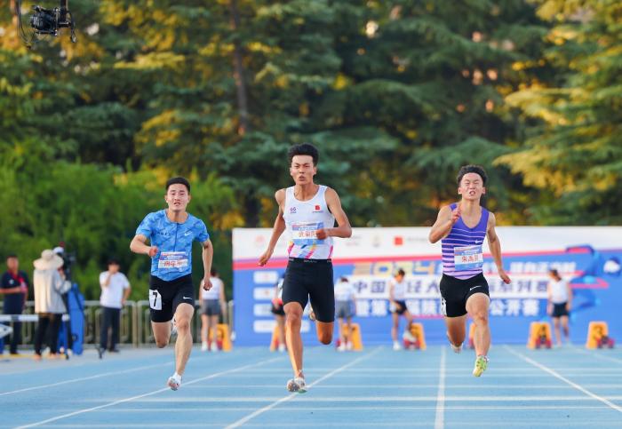 第七届陕西田径公开赛开赛 1500余名选手亮相赛场