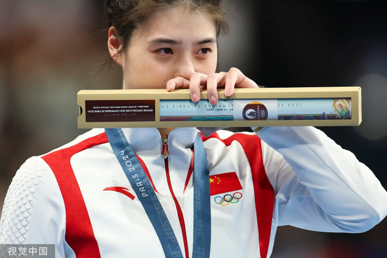 巴黎奥运会 | 张雨霏获女子100米蝶泳铜牌 美国选手包揽金银