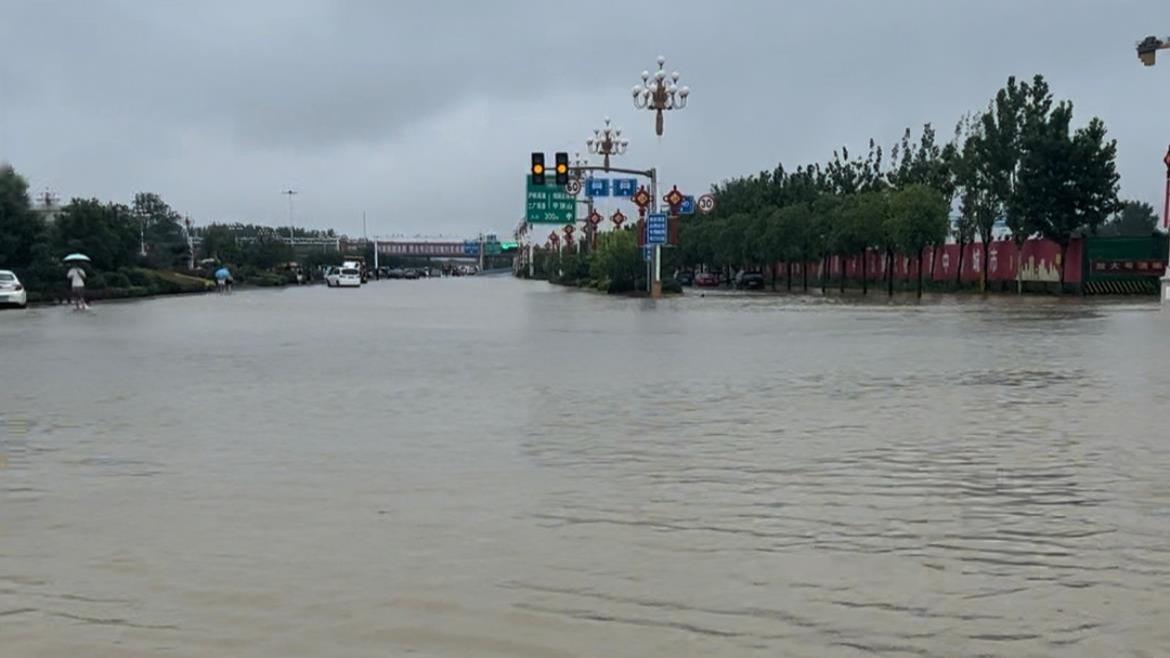 受降雨影响 河南郑州、南阳等地部分高速路段禁止所有车辆上站